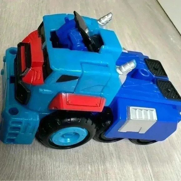 OPTIMUS PRIME Playskool Heroes Transformers Rescue Bots Rescan 2017 - Picture 8 of 10